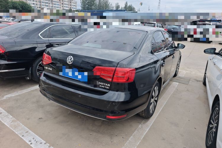 Used Volkswagen Sagitar 2017 230TSI Automatic Comfort Version
