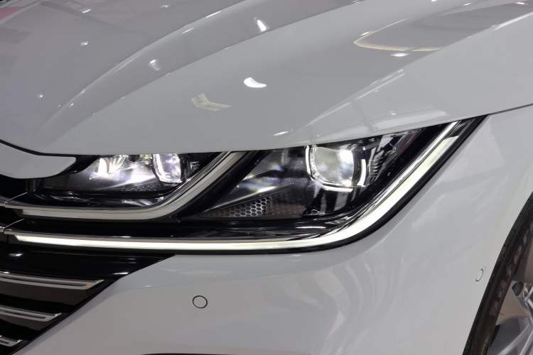 Used Volkswagen FAW-Volkswagen CC 2023 380TSI Striking Edition Left Front Headlight