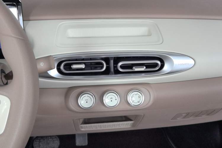 Used Wuling Hongguang MINIEV 2025 Four-Door Version Advanced Edition
