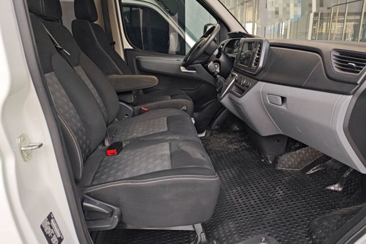 Used SAIC MAXUS Xintu V80 2025 Value Edition Aoyuntong 2.0T Manual Short Wheelbase Ultra-Low Roofline 127 Ps 5/6 Seats
