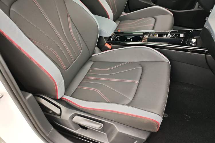 Used Volkswagen Lamando 2023 Lavida L 280TSI DSG Cool & Spicy Edition
