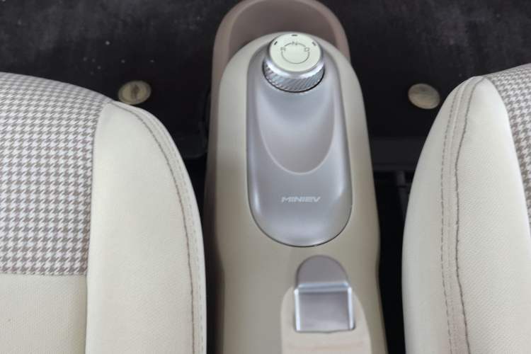 Used Wuling Hongguang MINIEV 2025 Four-Door Version Advanced Edition
