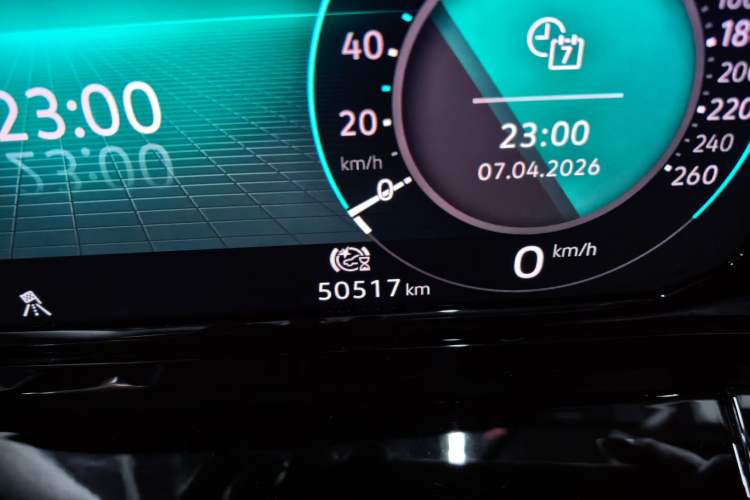 Used Volkswagen Talagon 2021 380TSI Four-Wheel Drive Flagship Version Odometer Close Up