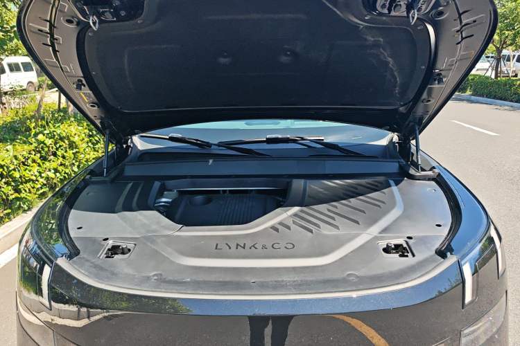 Used Lynk & Co 900 2025 1.5T Ultra Engine Bay