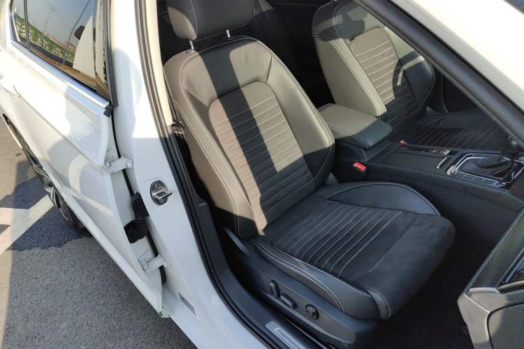 Used Volkswagen Magotan 2020 330TSI DSG Luxury Edition