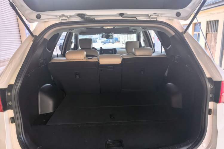 Used Hyundai Santa Fe 2015 2.4L Automatic Two-Wheel Drive Comfort Edition 5 Seats
