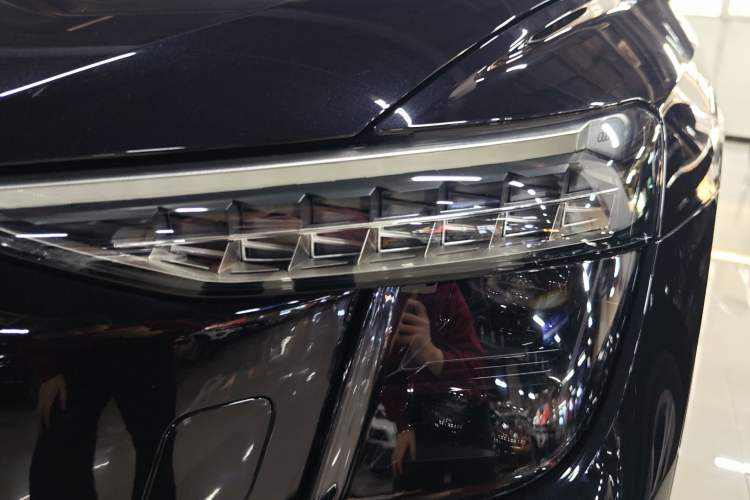 Used Audi Q5 e-tron 2023 40 e-tron Starry Edition Mecha Kit
