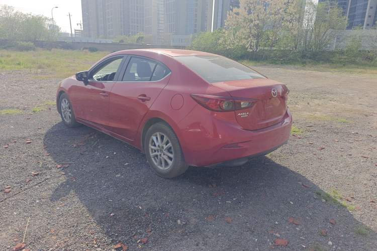 Used Mazda 3 Axela 2016 Sedan 1.5L Automatic Luxury Model Exterior 2
