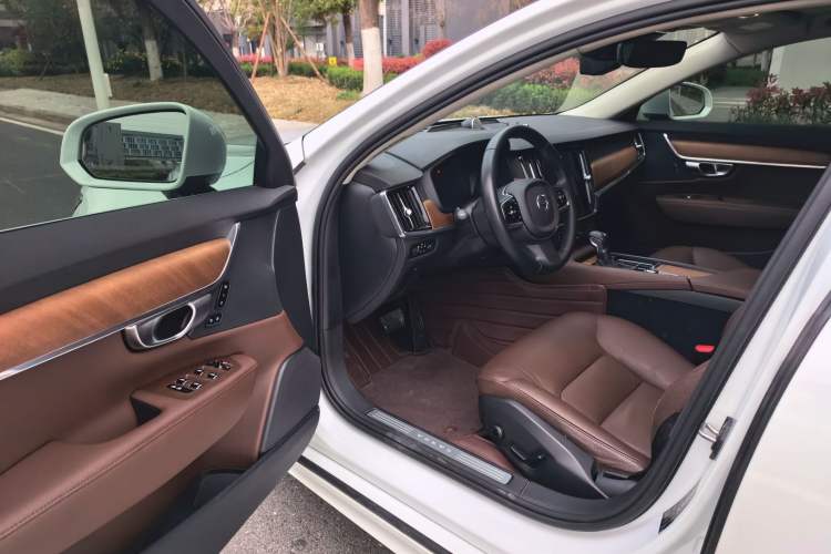 Used Volvo S90 2020 T5 Zhiyi Luxury Edition
