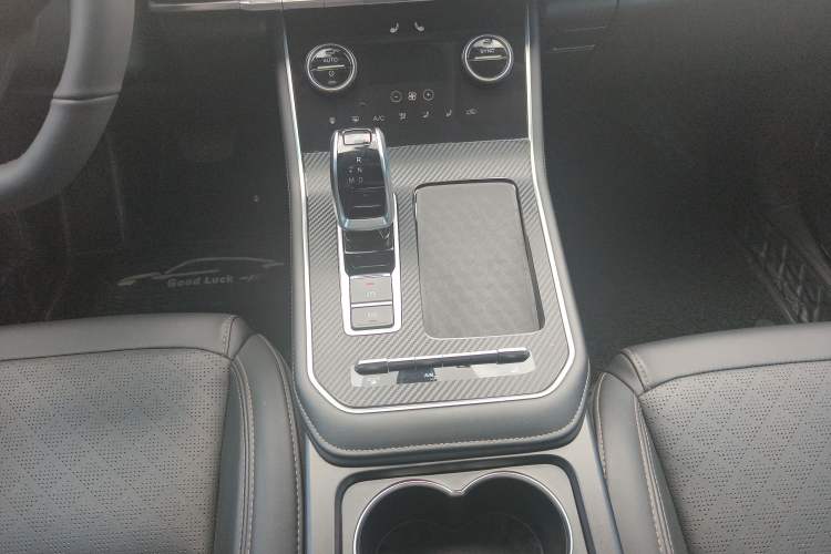 Used Chery Tiggo 8 2020 Facelifted Version 290TGDI Automatic Elite Edition Gear Lever