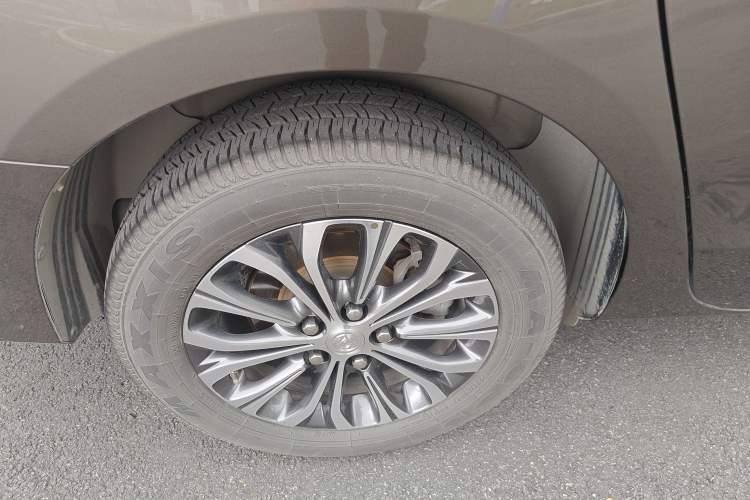 Used Buick GL8 2022 Land Cruiser Executive Class 652T Comfort Model Exterior 5