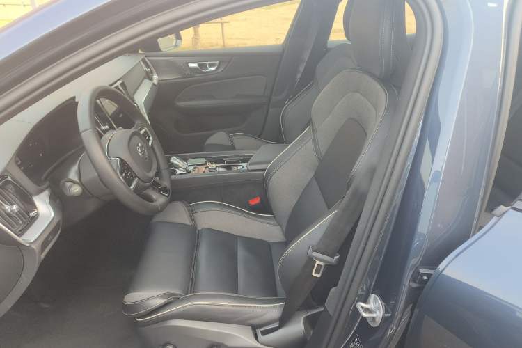 Used Volvo S60 2023 B5 Zhiya Sport Edition
