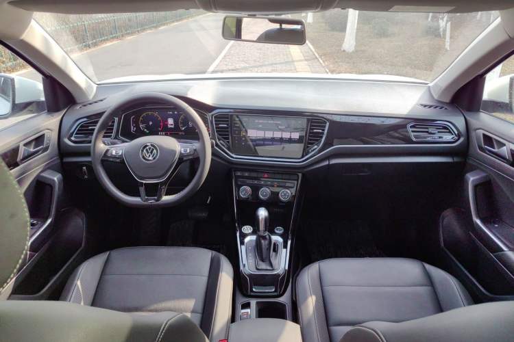 Used Volkswagen T-ROC 2021 280TSI DSG Two-Wheel Drive Comfort Connect Edition