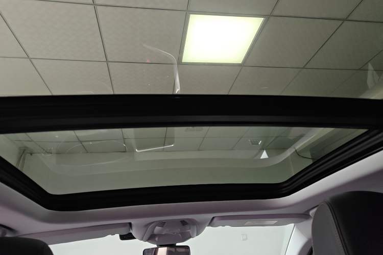 Used Peugeot 5008 2017 350THP 5-Seat Elite Edition Interior 3