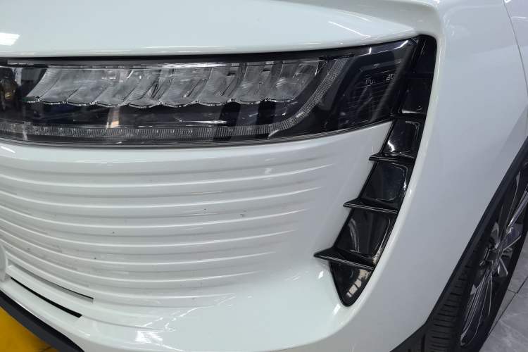 Used ORA iQ 2018 Smart Connectivity Model