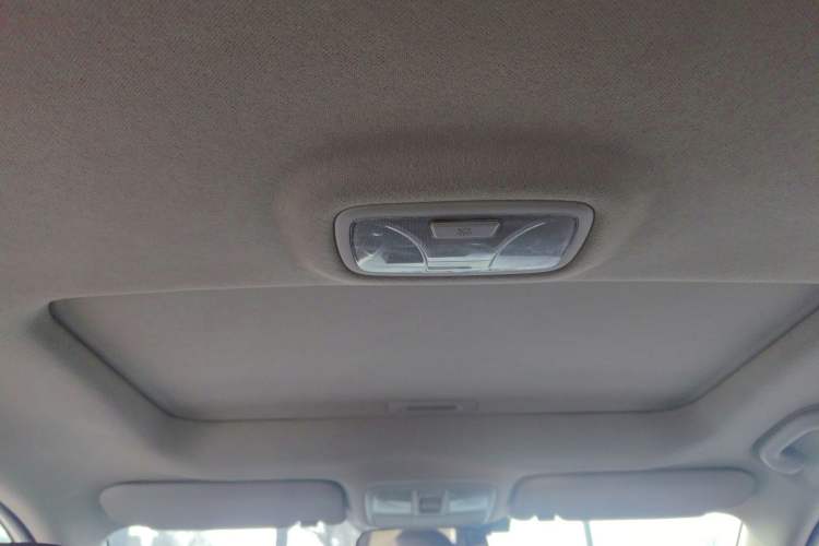 Used Hyundai ix35 2013 2.0L Automatic Two-Wheel Drive Smart GLS China IV Standard