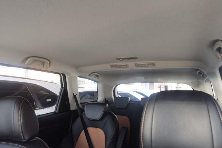 Used Wuling Hongguang S3 2018 1.5L Manual Comfort Model China V Standard