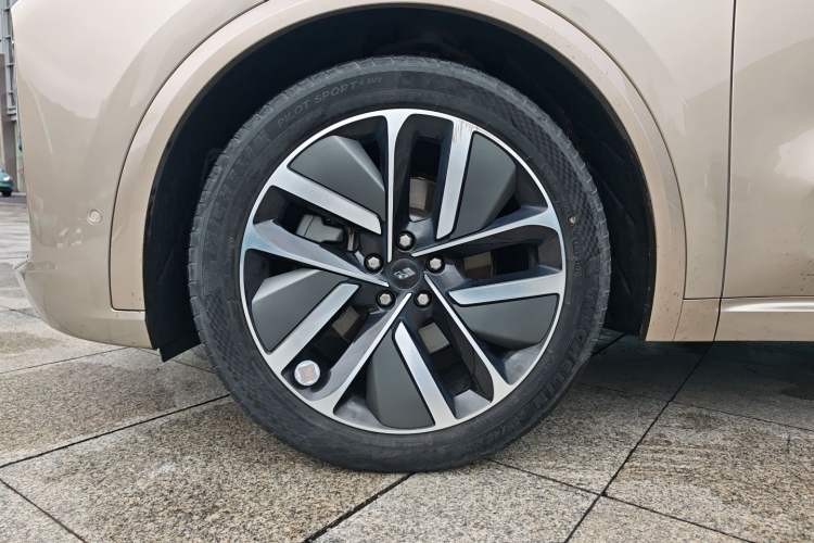 Used Li Auto L9 2022 Max model
