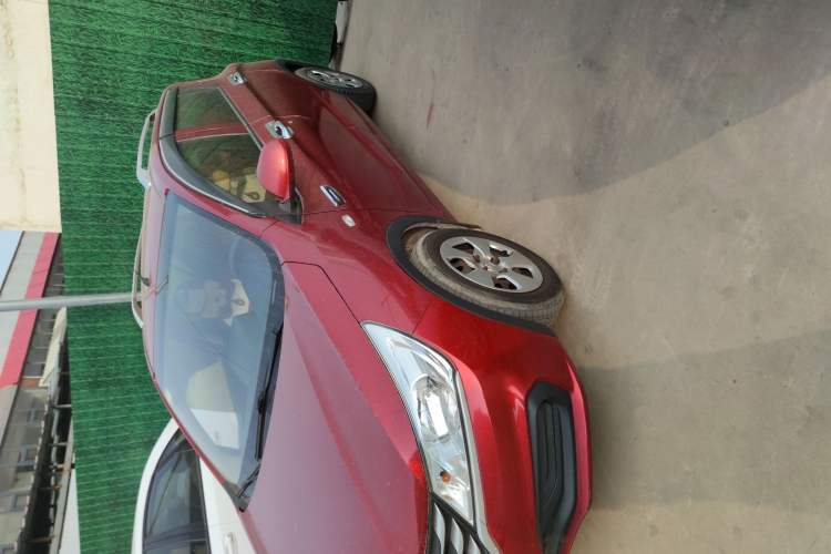 Used Baojun 310 2016 1.2L manual Comfort trim level Exterior 3