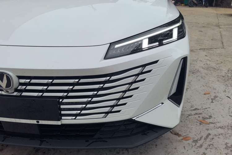 Used CHANGAN Eado 2025 Blue Whale 1.5T 500Bar Prestige Model
