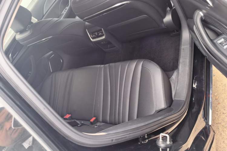 Used Hongqi H5 2023 1.5T DCT Smart Connect Flagship Edition