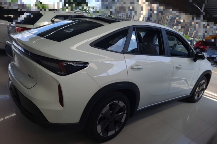 Used Livan Livan 7 2024 450 km Business Glory Edition