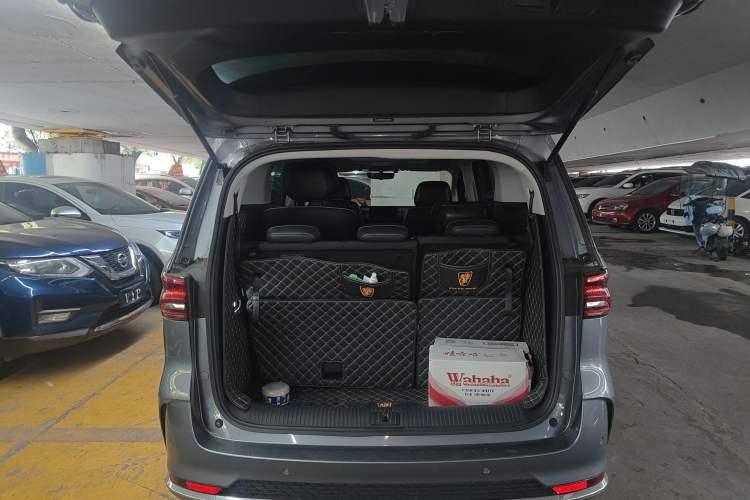 Used Roewe iMAX8 2022 400TGI Flagship Edition