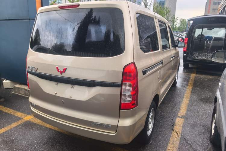 Used Wuling Hongguang V 2019 1.5L Jingqu Version China VI LAR