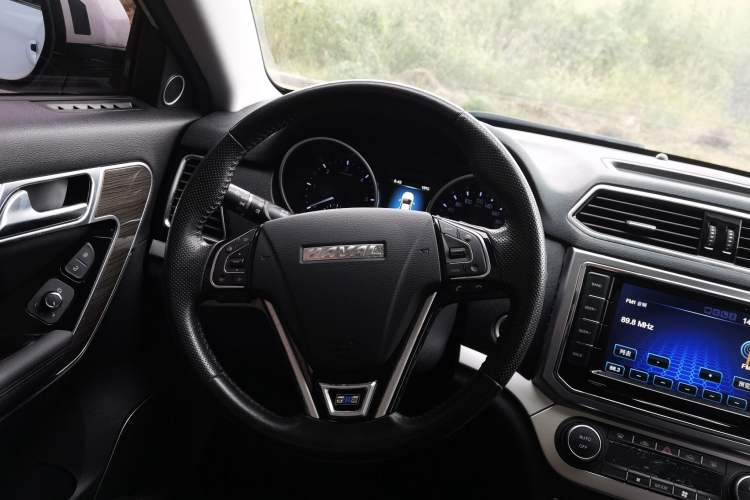 Used Haval H6 Coupe 2016 Blue-Label Diesel 2.0T Manual Two-Wheel Drive Elite Model China IV Standard
