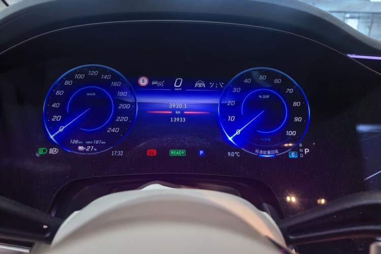 Used Mercedes-Benz EQS 2022 Updated Version 450+ Luxury Edition Odometer Close Up