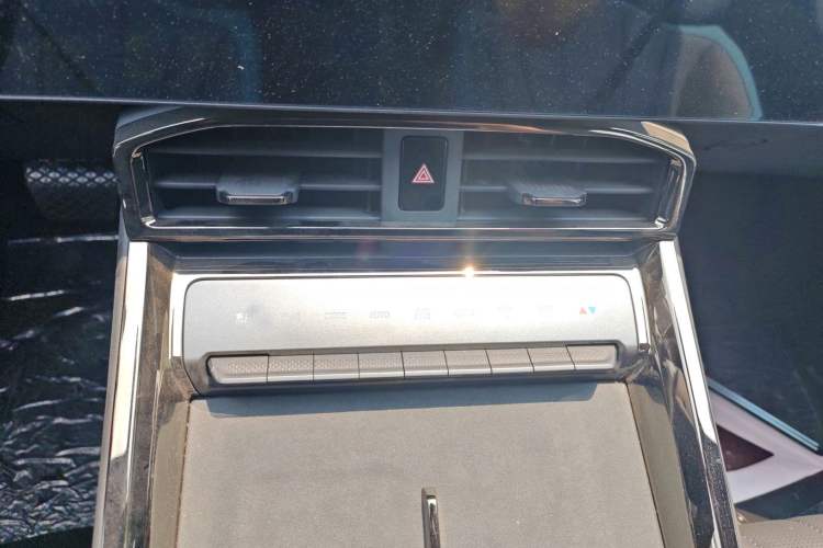 Used JETOUR Shanhai L6 2024 1.5TD DHT ULTRA