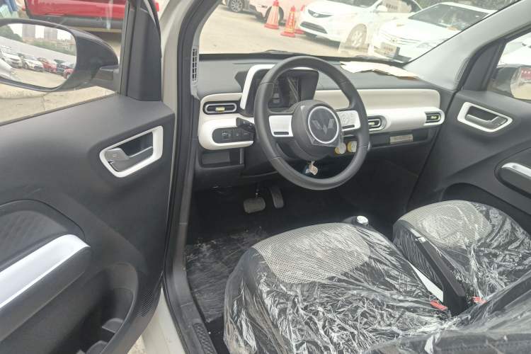 Used Wuling Hongguang MINIEV 2024 3rd Generation 215km Youth Edition