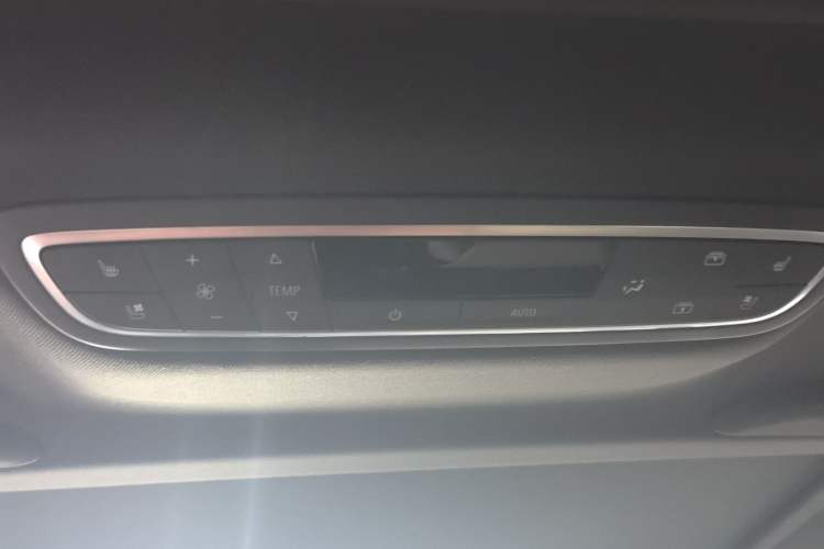 Used Buick GL8 2022 ES Landtrek 653T Flagship Model