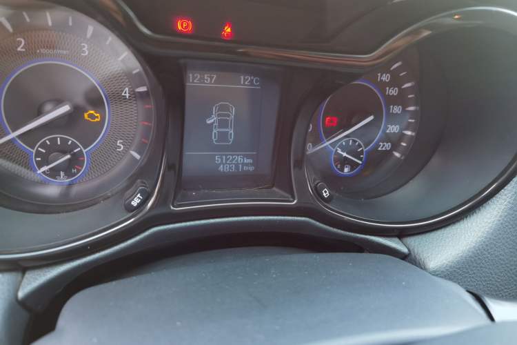 Used JMC Yuhu 3 2018 2.5T Diesel Two-Wheel Drive Advanced Version Standard Wheelbase Odometer Close Up