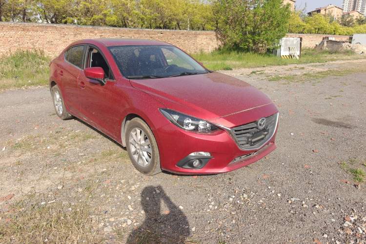 Used Mazda 3 Axela 2016 Sedan 1.5L Automatic Luxury Model Exterior 5