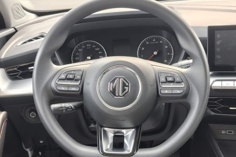 Used MG 5 2023 180 DVVT Manual Fashion Edition
