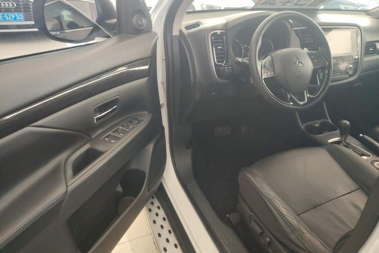 Used Mitsubishi Outlander 2016 2.4L 4x4 Elite Edition 5 Seats
