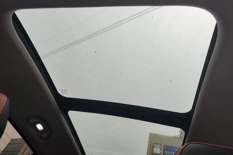 Used SOL X8 2021 300T DCT Leading Smart Connectivity Version 6 Seats