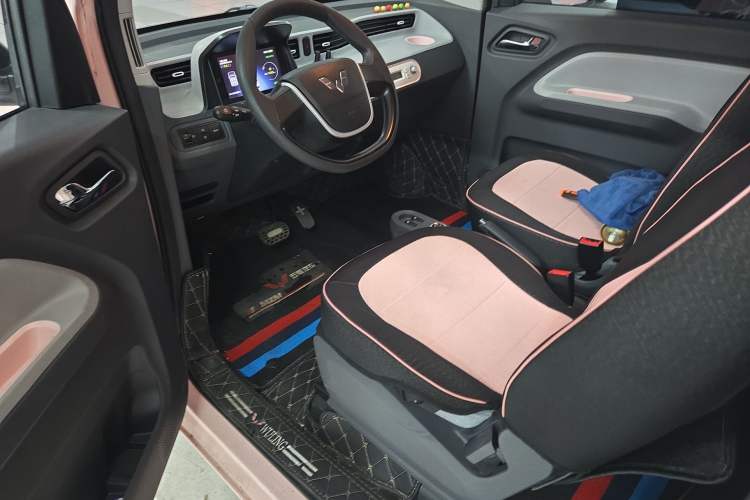 Used Wuling Hongguang MINIEV 2021 Macaron Premium Model – Lithium-NMC