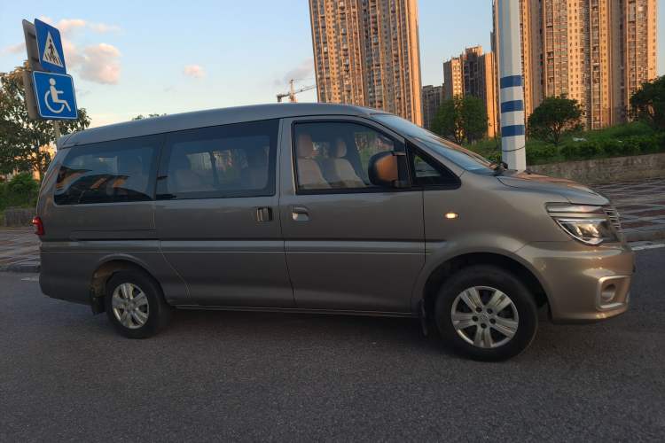 Used FORTHING Lingzhi 2019 Facelifted M5L 1.6L 7-Seater Base Model China VI Standard