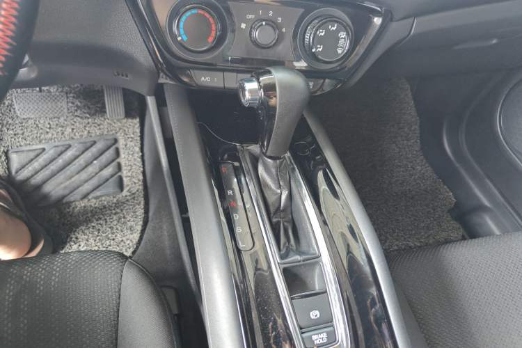 Used Honda Vezel 2015 1.5L CVT two-wheel drive Comfort trim