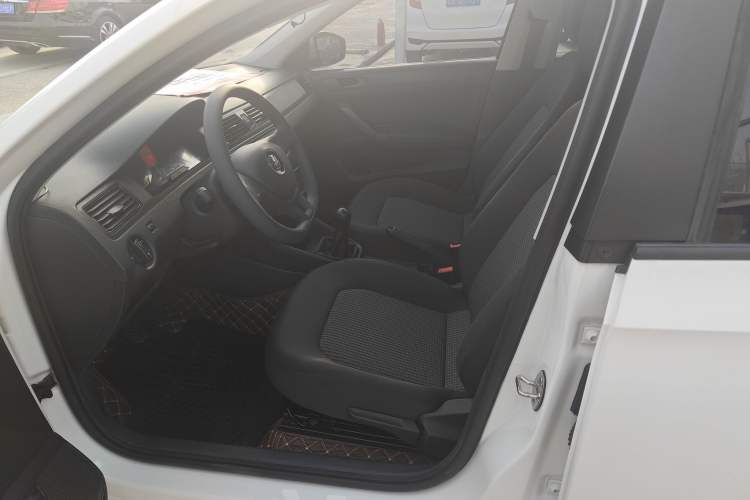 Used Volkswagen Santana 2016 1.6L Manual Fashion Edition
