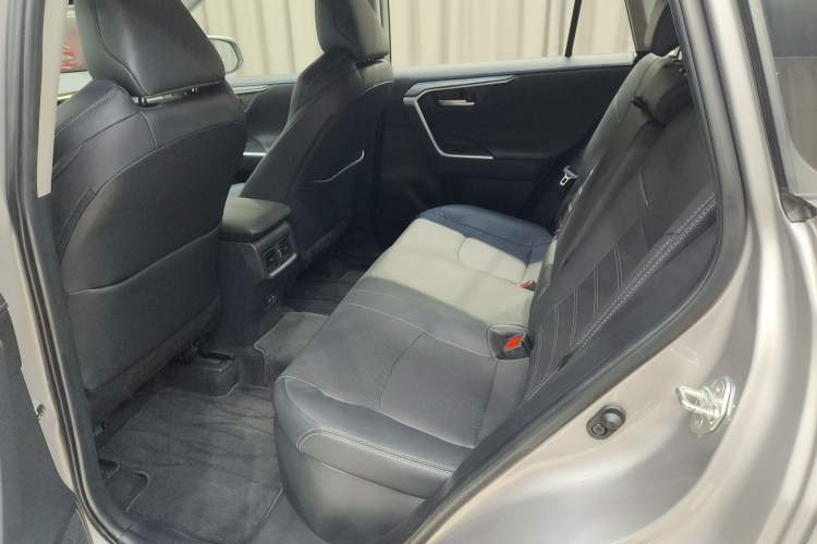 Used Toyota Wildlander 2023 Dual-Motor 2.5L E-CVT Four-Wheel Drive Prestige Edition Left Rear Seat