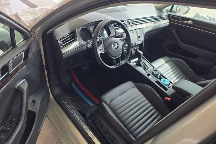 Used Volkswagen Magotan 2018 Facelift 330TSI DSG Luxury Model
