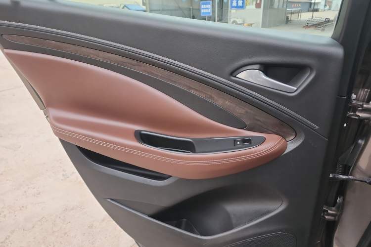 Used Buick Envision 2016 20T Two-Wheel-Drive Elite Model
