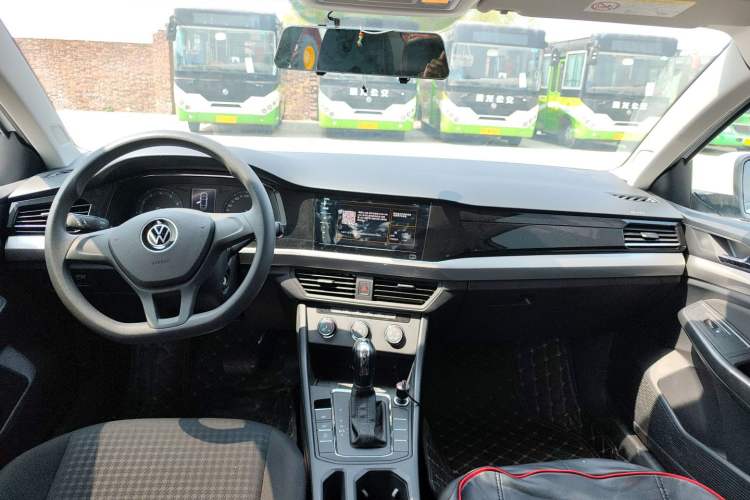 Used Volkswagen Bora 2021 1.5L Automatic Fashionable Smart Connectivity Version Center Console