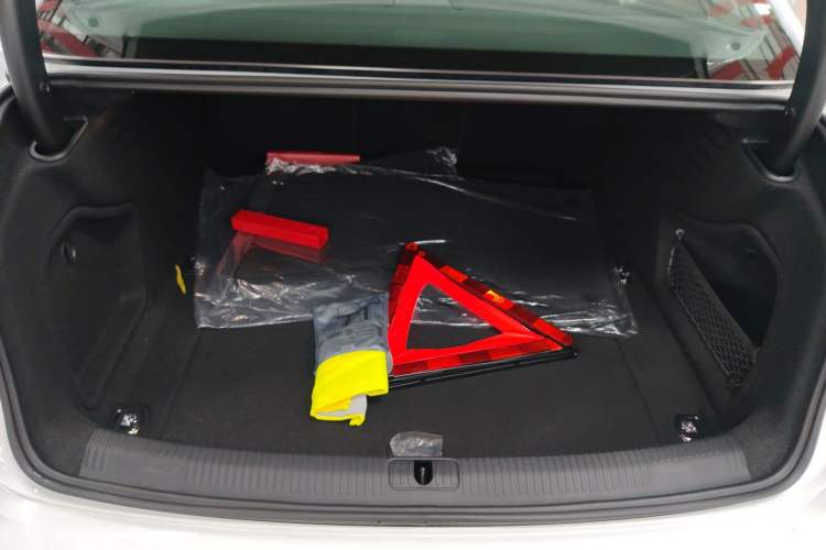 Used Audi A4L 2025 2 Million Units Enjoyment Version 40 TFSI Stylish and Dynamic Type
