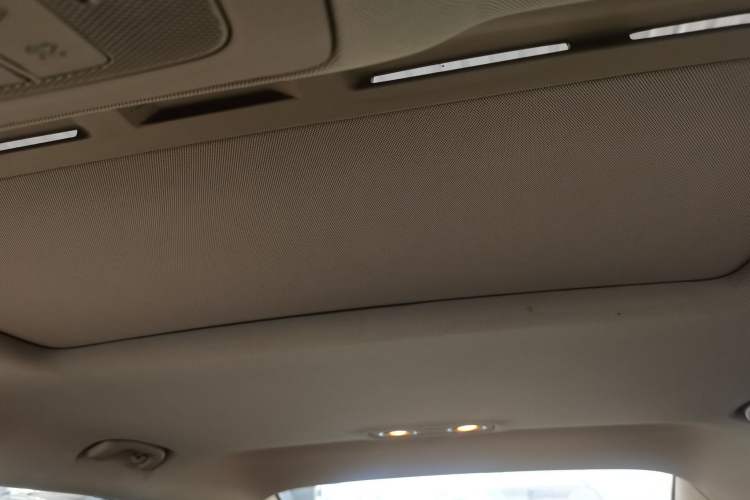 Used Roewe 950 2015 1.8T Elegant Edition
