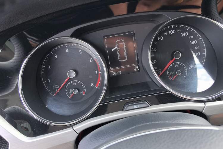 Used Volkswagen Touran 2016 Volkswagen Touran L 280TSI DSG Comfort Edition
