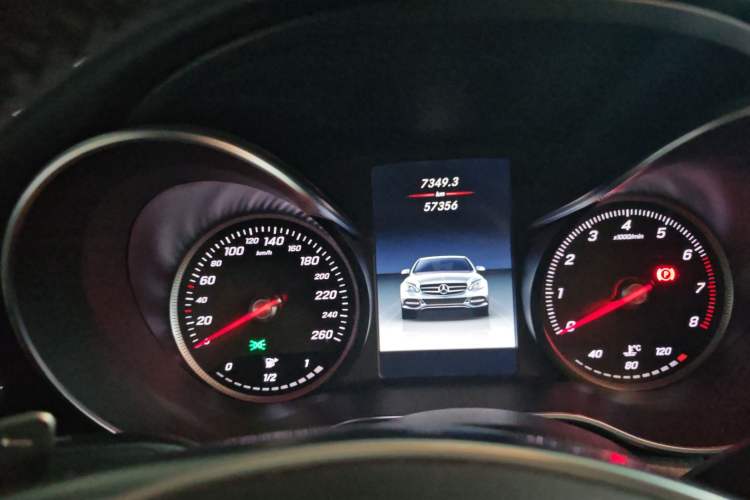 Used Mercedes-Benz C-Class 2018 C 200 Achievement Special Edition Odometer Close Up